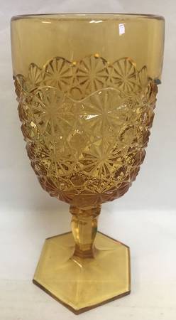 Daisy and Button Yellow (Gold) Water Goblet