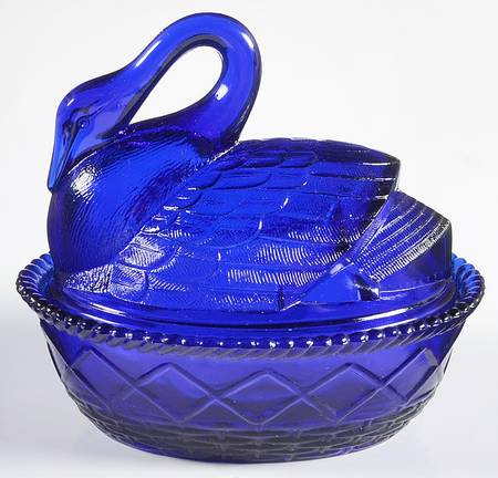 Animals & Figurines Cobalt Swan on Nest