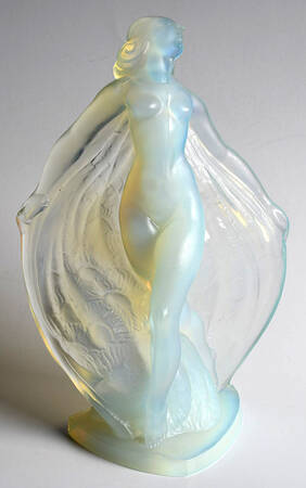 Animals & Figurines #ST23 Isadora Statue