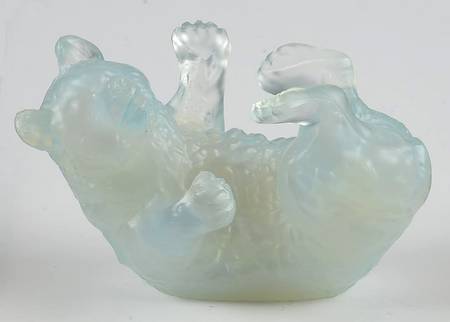 Animals & Figurines #F175 Medium Playing Bear