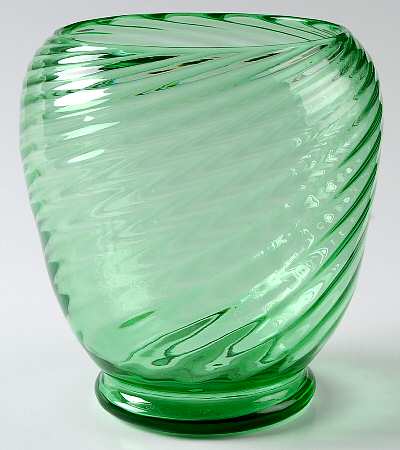 Pomona Green by Steuben