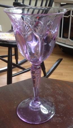 7182 Wisteria Water Goblet