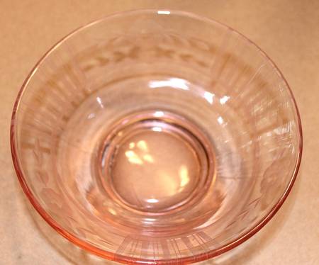Cut 941 Pink Round Bowl