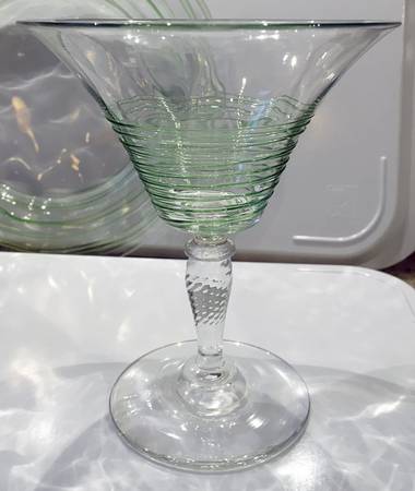 3551 Green Reeding Champagne/Tall Sherbet