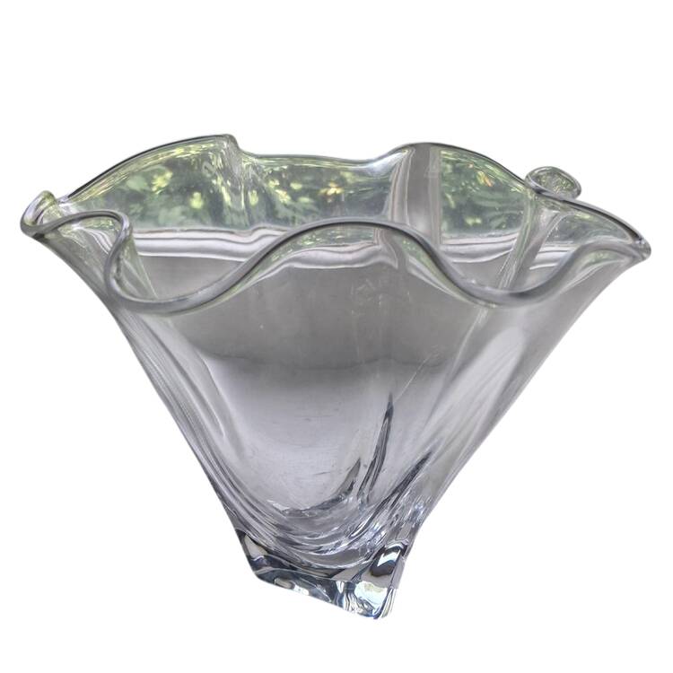 Grotesque 6" Handkerchief Vase