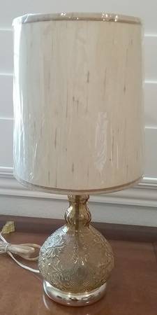 Sandwich Amber (Collection) 18" Electric Lamp & Shade