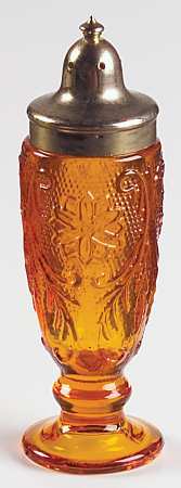 Sandwich Amber (Collection) Footed Shaker & Plastic Lid