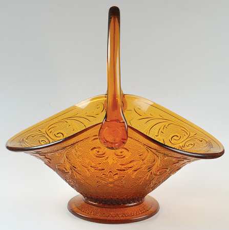 Sandwich Amber (Collection) 11" Handled Basket