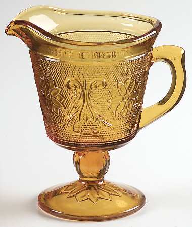 Sandwich Amber (Collection) Footed Creamer