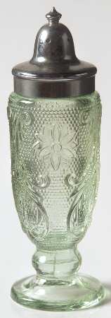 Sandwich Light Green (Chantilly Green) Footed Shaker & Plastic Lid