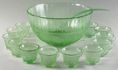 Sandwich Light Green (Chantilly Green) (14 Piece) Punch Set (PUN, 12 PSCU & CLADP)