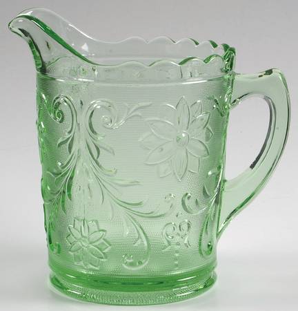 Sandwich Light Green (Chantilly Green) 68 Oz Pitcher