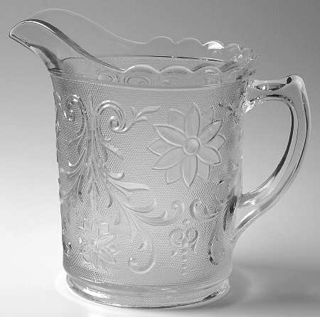 Sandwich Clear 68 Oz Pitcher