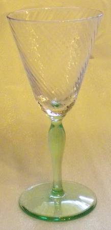 14187 Green Spiral Optic Wine Glass