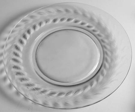 17525-2 Luncheon Plate