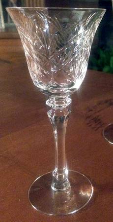 Adoration Wine Glass