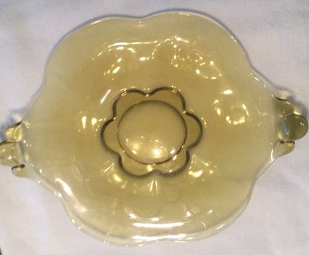Canterbury Greenbriar Sandwich Plate