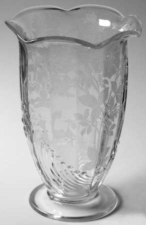 Coronet (Stem 2822) 9" Crimped Vase