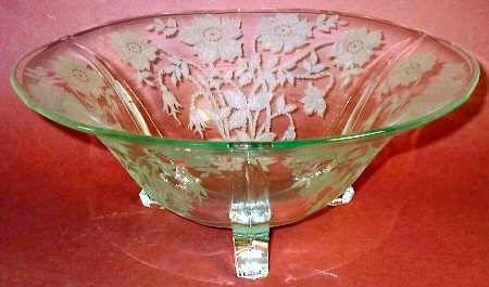Coronet (Stem 2822) 10" 3 Toed Centerpiece