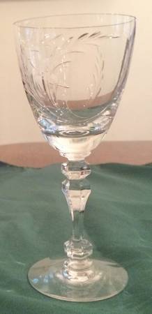 Lanna Wine Glass