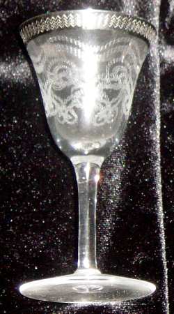 NE907 Cordial Glass