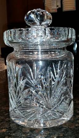 Augusta Biscuit Barrel & Lid