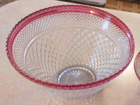 Oxford Ruby 14" Round Bowl