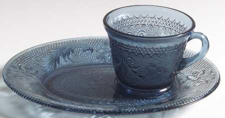 Sandwich Colonial Blue (Bi-Centennial Blue) Snack Plate & Cup Set
