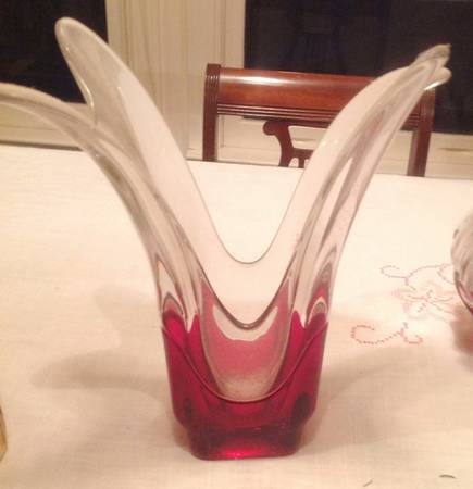 Empress Ruby Clear 10" Flower Vase