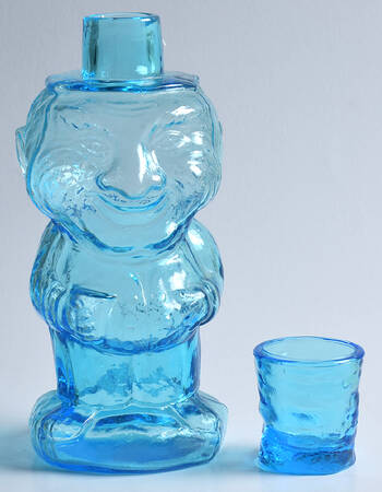 Animals & Figurines #10047 Jolly Mountaineer Decanter & Tumbler