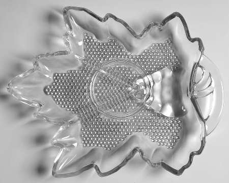 TAR6 11" Leaf Shape 3 Part Relish
