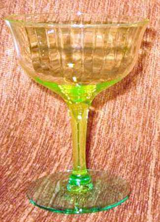 14180 Vaseline Green Champagne/Tall Sherbet