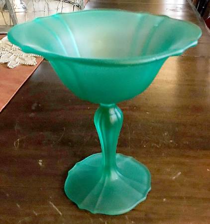 310 Emerald Green Frosted by Tiffin-Franciscan