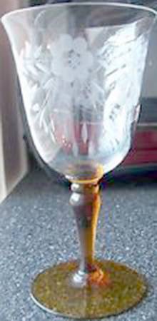 UNK236 Clear (Amber Stem) Wine