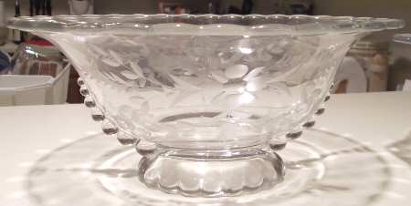 UNK493 Footed Bowl