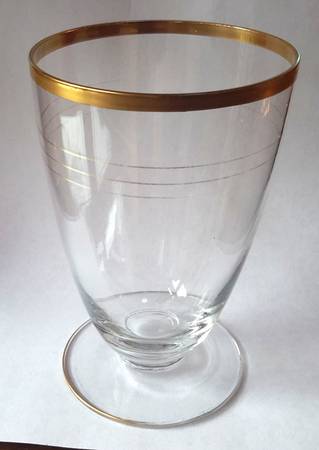 UNK620 Footed Tumbler