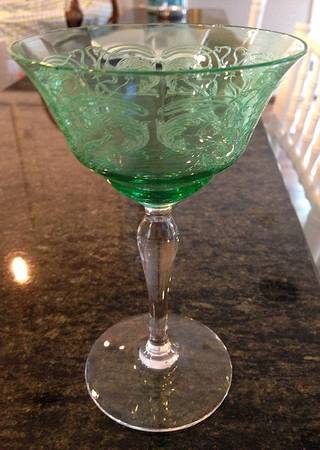 UNK314 Green Bowl Champagne/Tall Sherbet