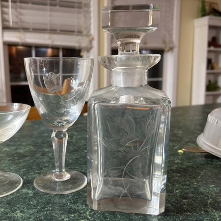 UNK888 Decanter & Stopper