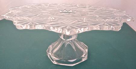 Shoshone Clear Round Cake Stand