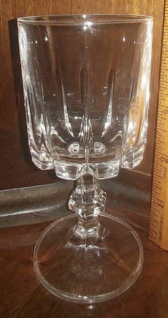 UNK913 Wine Glass
