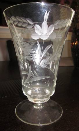 UNK1029 Footed Tumbler