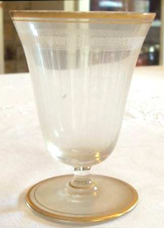 Unk1750 Footed Tumbler