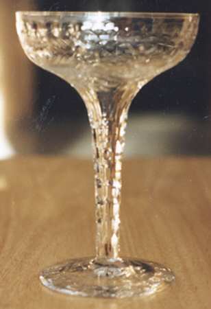 Unk1822 Tall Hollow Stem Champagne