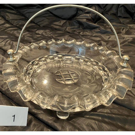 Dakota Cut Fern Berries Sandwich Plate with Metal Handle