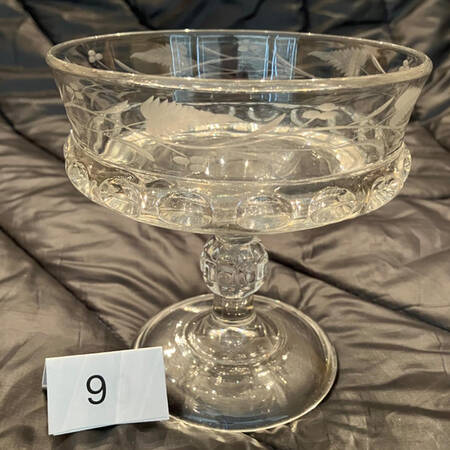 Dakota Cut Fern Berries Round Compote (Height X Width)