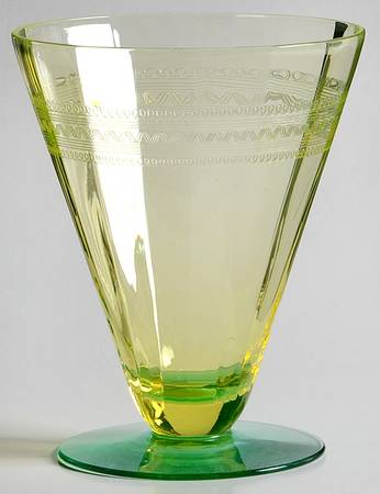 UNK2560 9 Oz Footed Tumbler