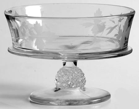 Pavonia Engraved 1 Footed Dessert