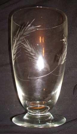 UNK3016 Footed Tumbler