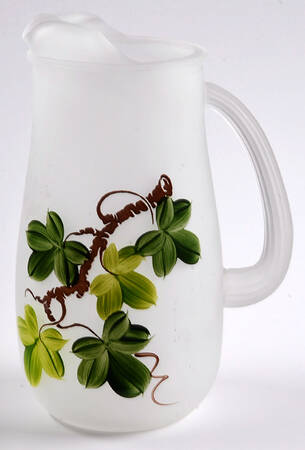 Ivy Frosted 32 Oz Pitcher