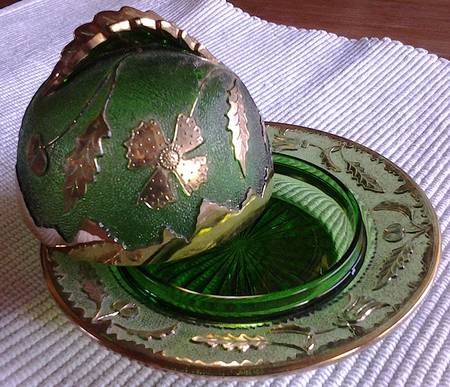 Delaware Emerald (Gold Accent) Round Covered Butter